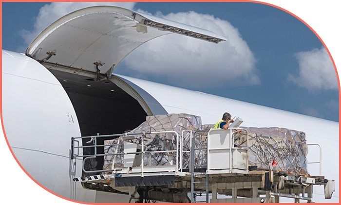 loading airplane cargo 2